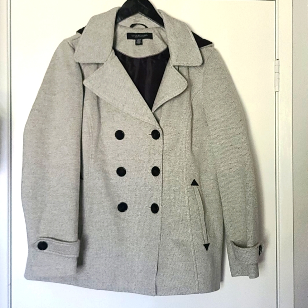 Liverpool peacock size XL
